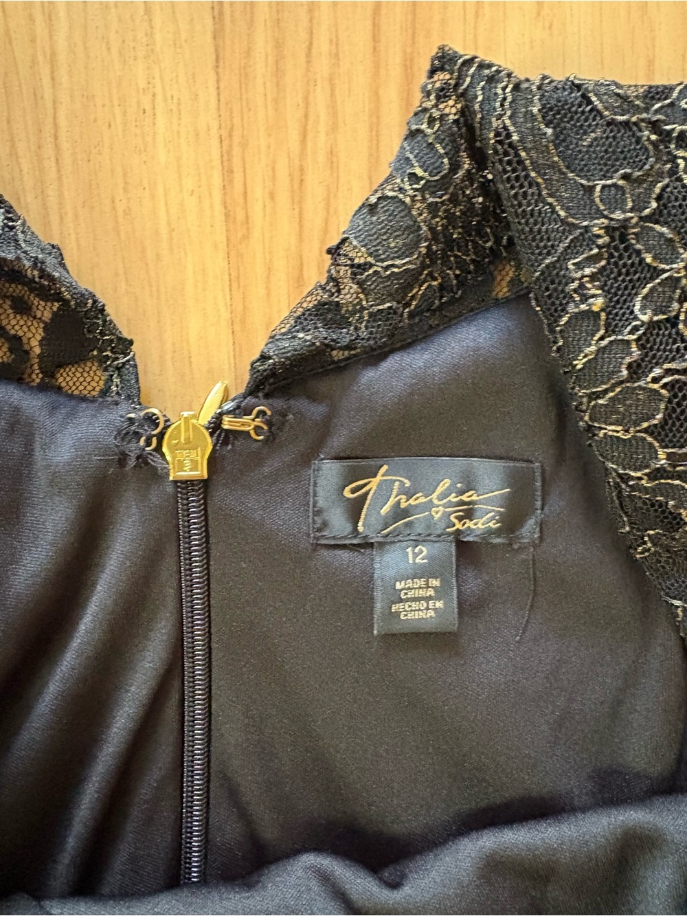 Thalia Sodi black & gold cold shoulder stretchy sheath dress sz 12 dark romantic - Picture 3 of 10